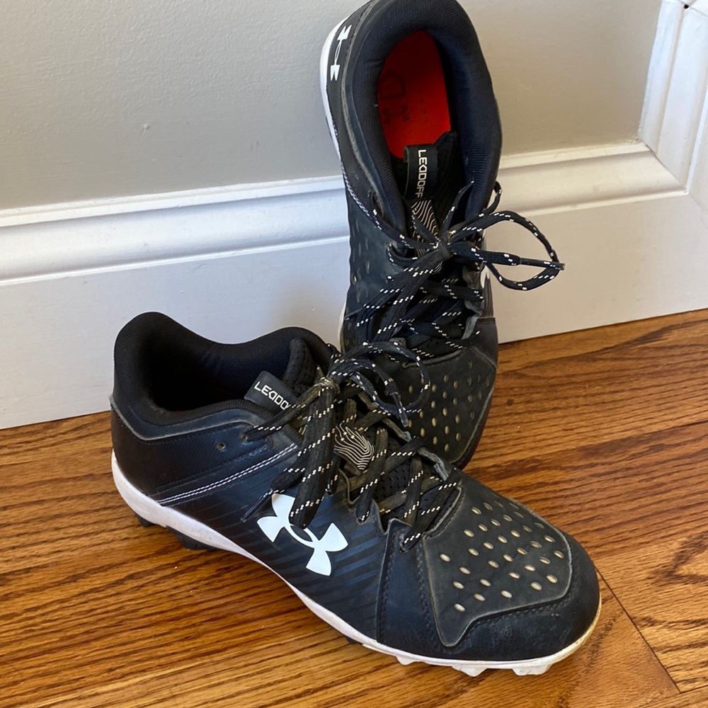 Under Armour Youth Leadoff Baseball Cleats